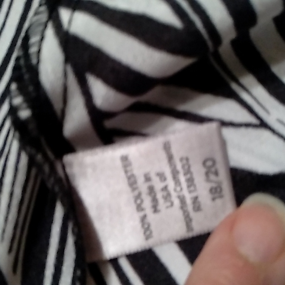 Avenue Lightweight top. 18/20 NWT - Picture 10 of 16